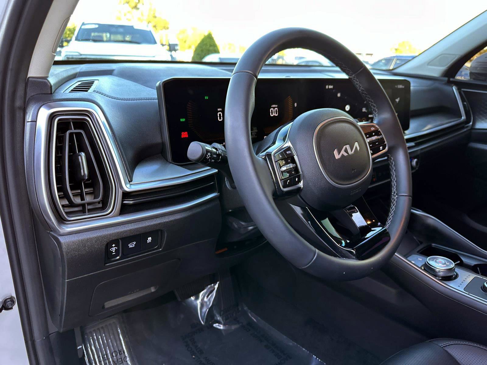 Used 2025 Kia Sorento EX image 19