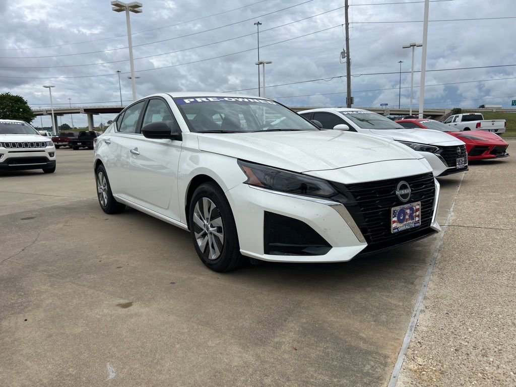 Used 2025 Nissan Altima 2.5 S FWD image 3
