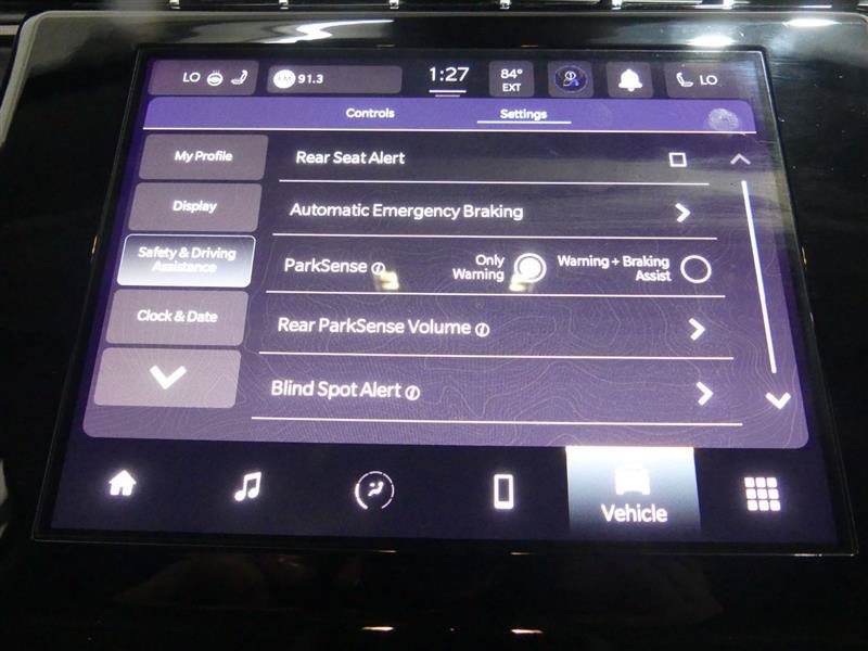 Used 2023 Jeep Grand Cherokee Laredo w/ Luxury Tech Group I AWD/4WD image 46