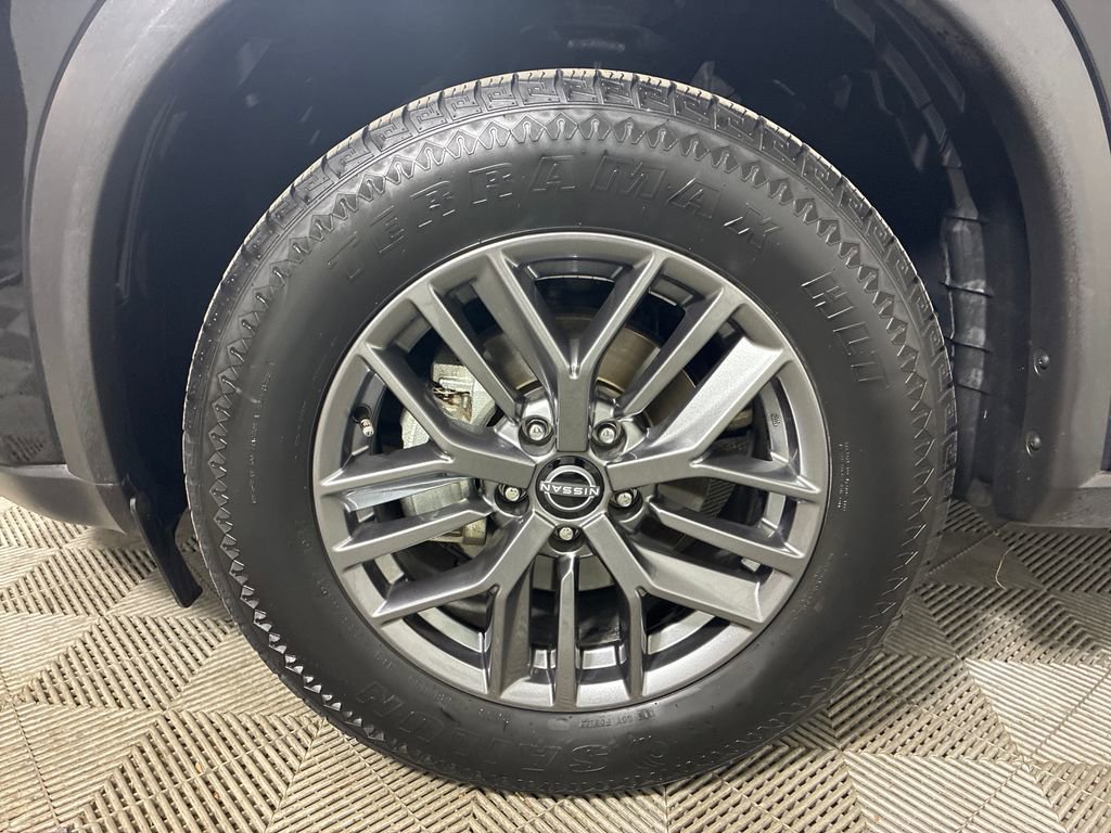 Used 2023 Nissan Rogue S AWD/4WD image 6