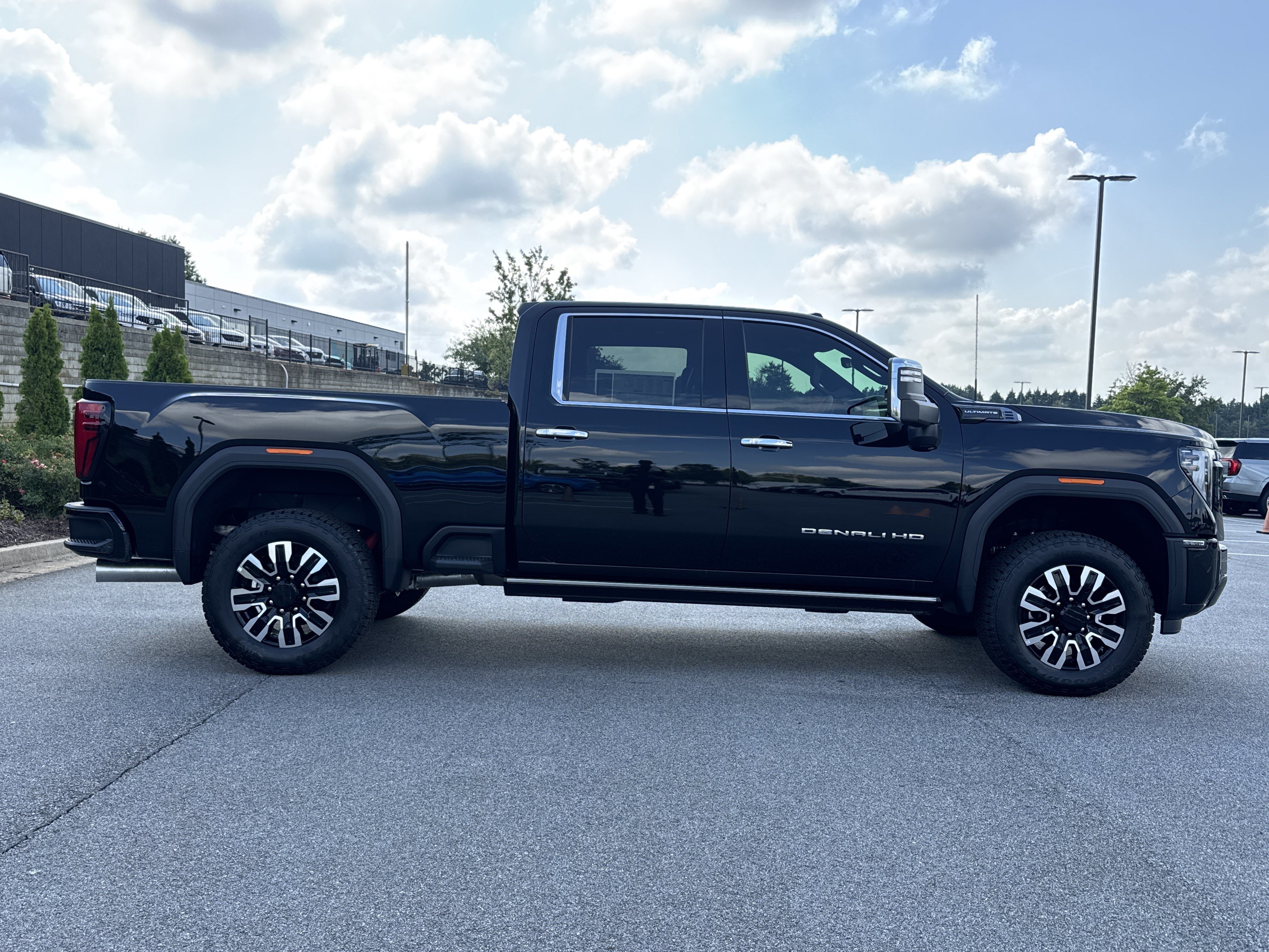 New 2026 GMC Sierra 2500 Denali Ultimate AWD/4WD image 11
