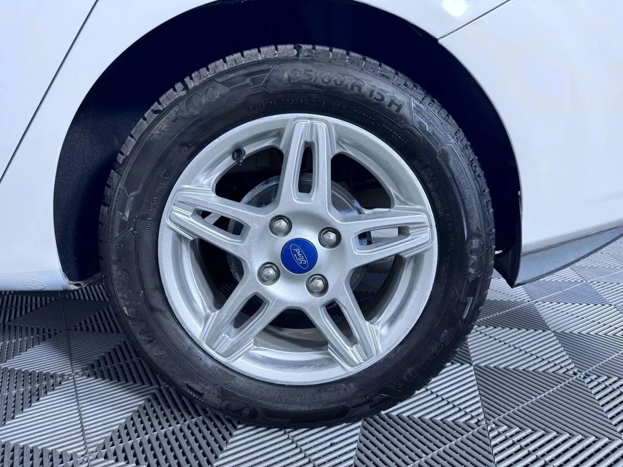 Used 2019 Ford Fiesta SE image 40