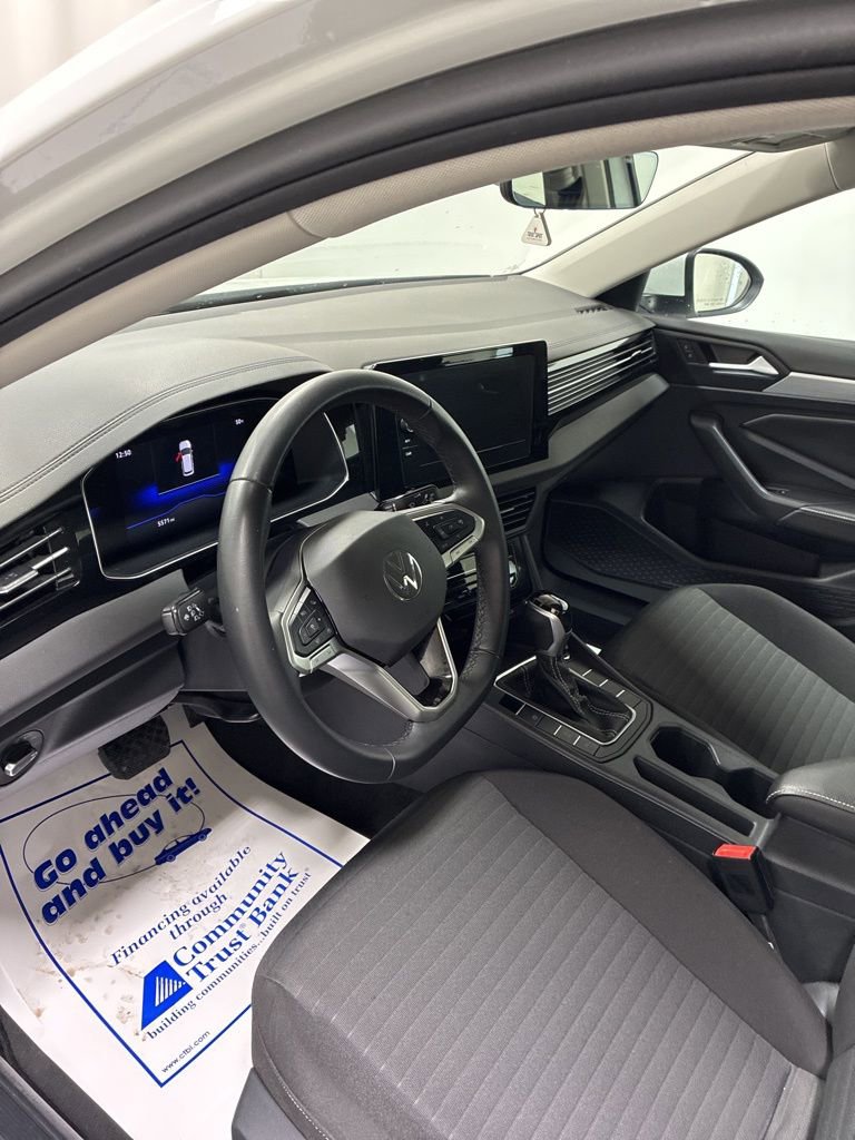 Used 2025 Volkswagen Jetta S image 10