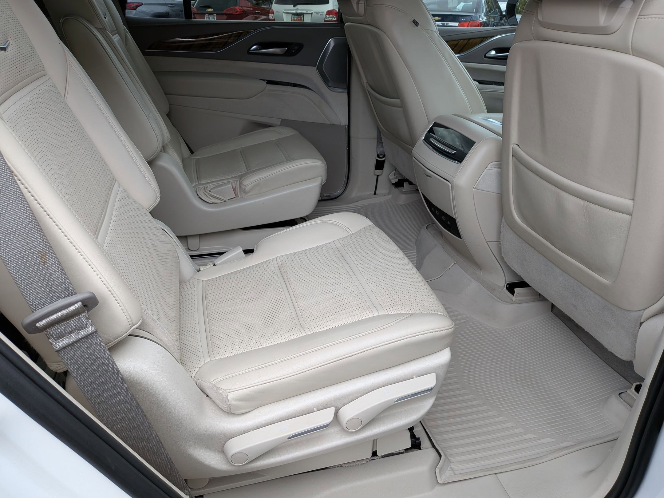 Used 2023 Cadillac Escalade Sport Platinum AWD/4WD image 30