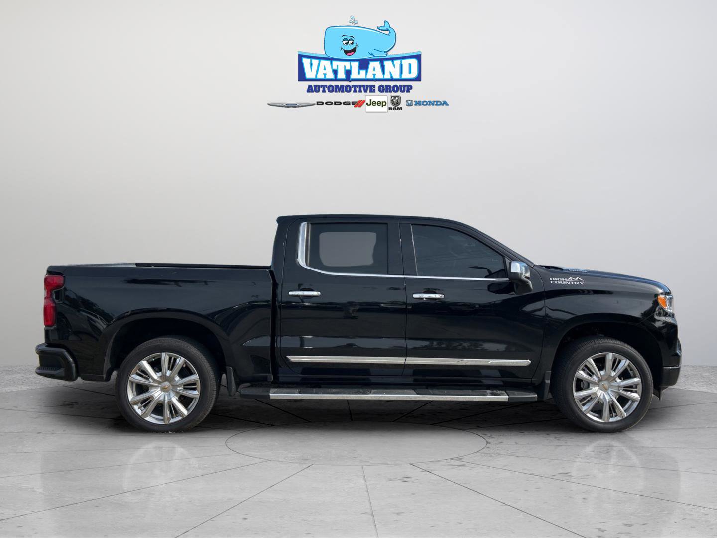 Used 2025 Chevrolet Silverado 1500 High Country w/ High Country Premium Package image 6