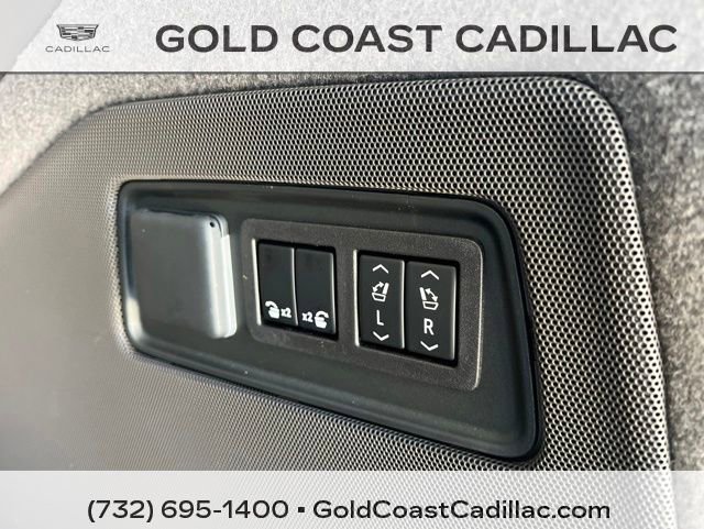 Used 2023 Cadillac Escalade Premium Luxury w/ LPO, Floor Liner Package AWD/4WD image 19