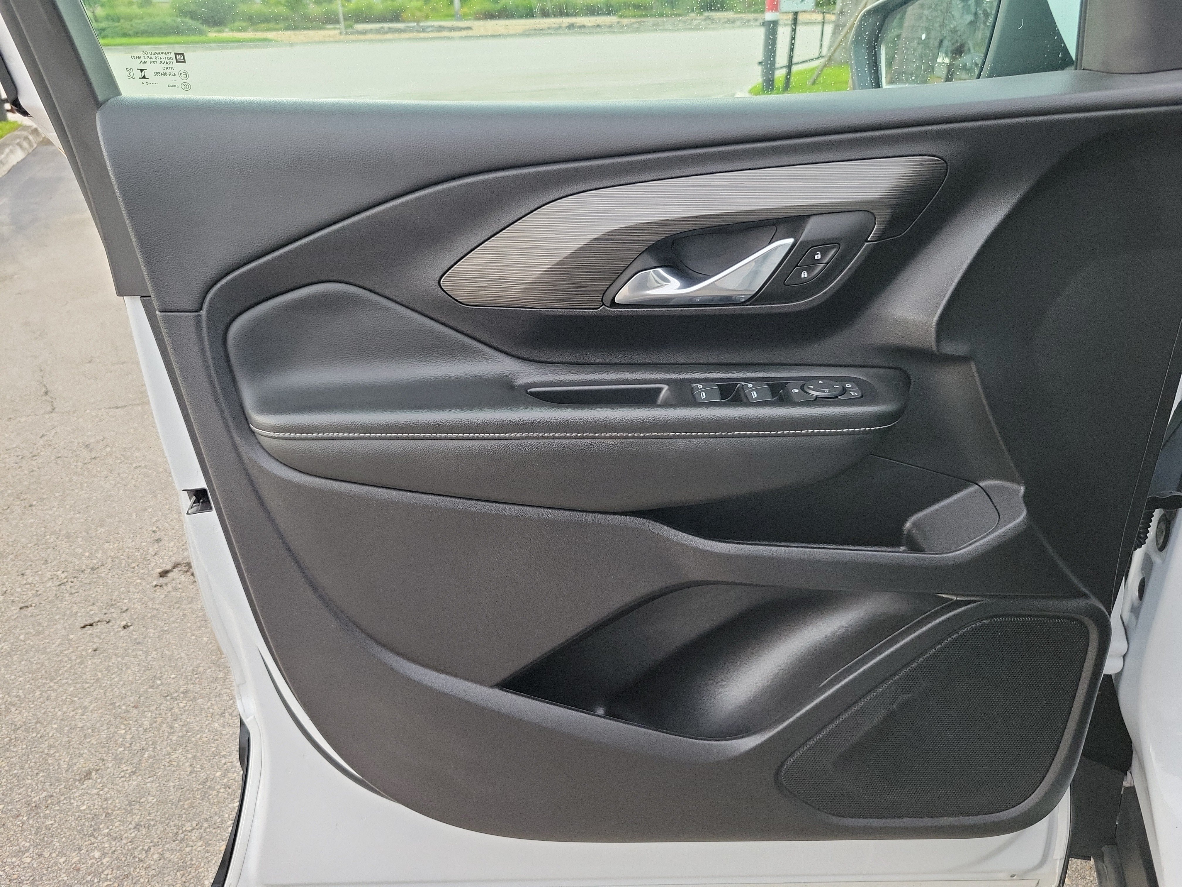 Used 2024 GMC Terrain SLE FWD image 21