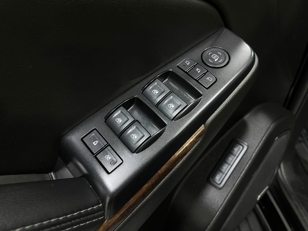 Used 2018 Chevrolet Tahoe LT w/ Luxury Package image 15