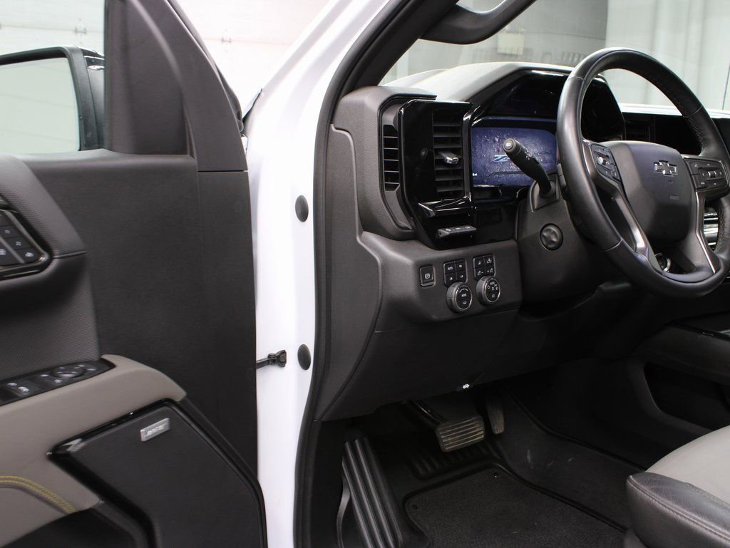 Used 2023 Chevrolet Silverado 1500 ZR2 image 56