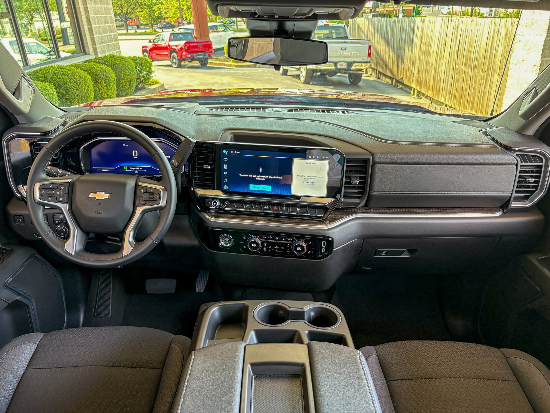 Used 2024 Chevrolet Silverado 1500 LT AWD/4WD image 2