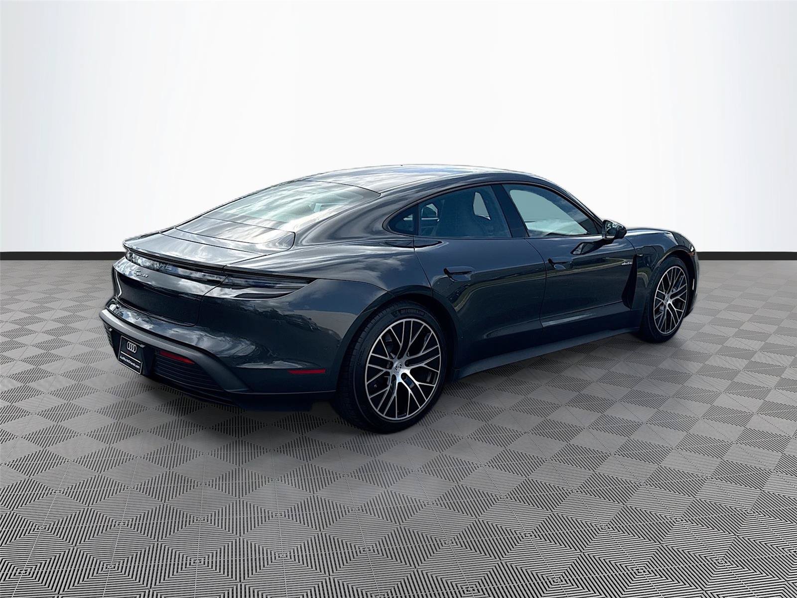Used 2025 Porsche Taycan RWD image 7