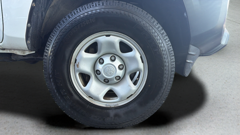 Used 2022 Toyota Tacoma SR RWD image 12