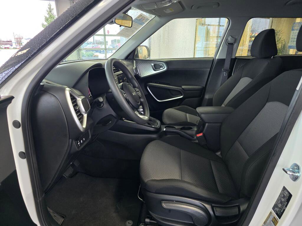Used 2024 Kia Soul LX w/ Option Group 015 image 21