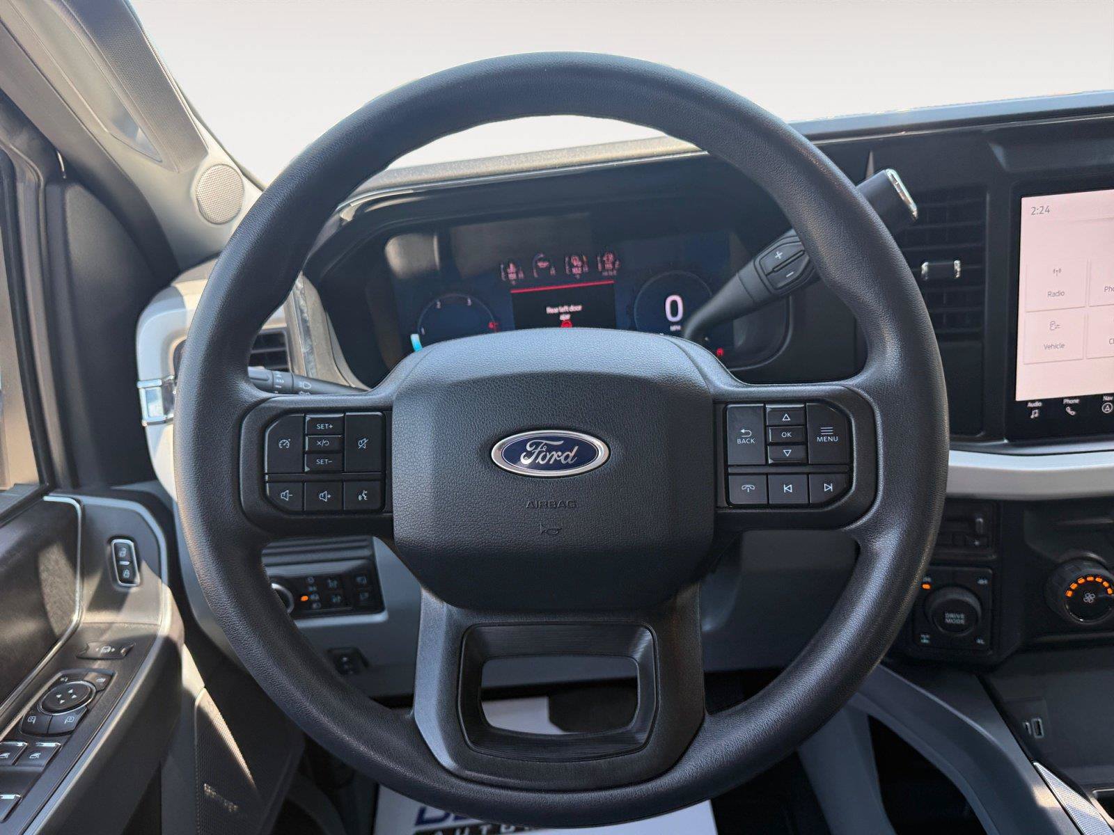 Used 2025 Ford F250 XLT w/ Black Appearance Package AWD/4WD image 16