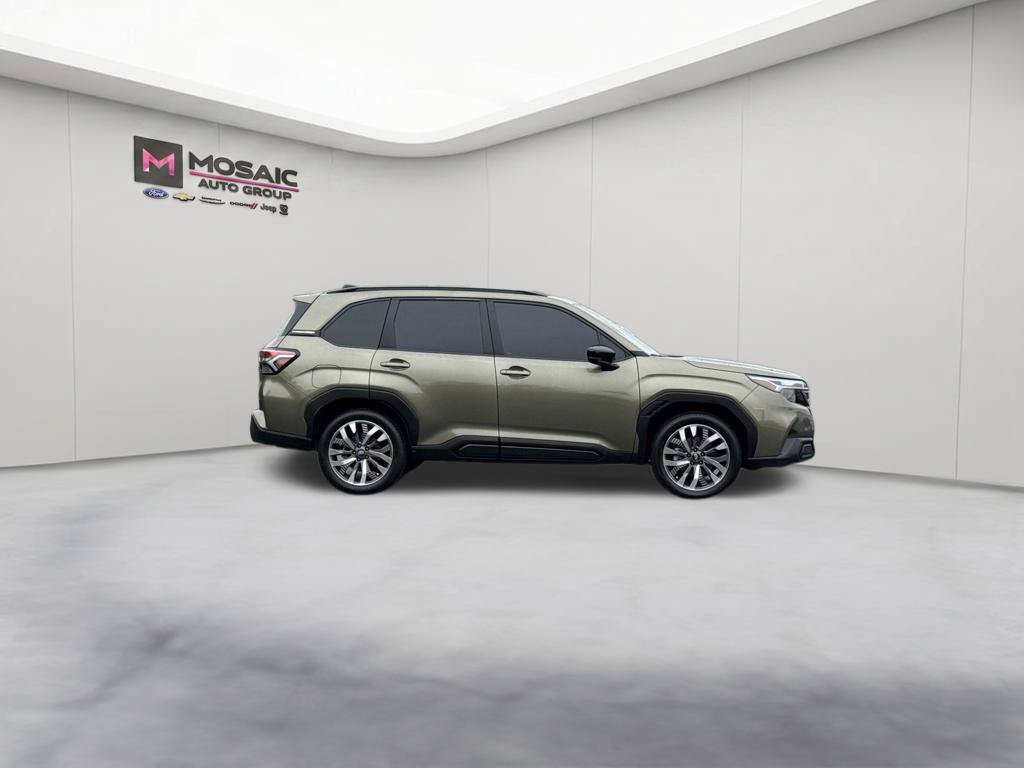 Used 2025 Subaru Forester Touring AWD/4WD image 8