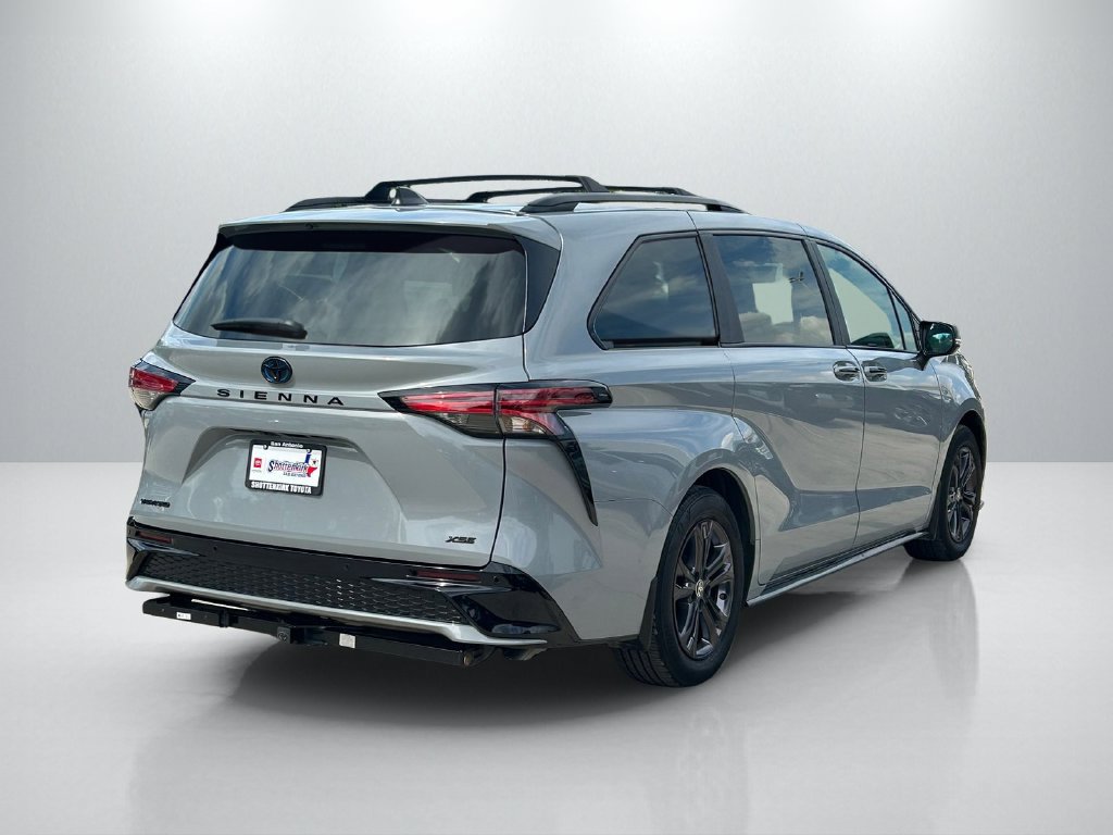 Certified 2025 Toyota Sienna XSE w/ XSE Premium Package AWD/4WD image 5