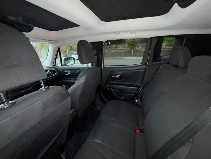 Used 2017 Jeep Renegade Altitude image 22