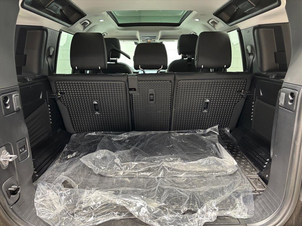Used 2026 Land Rover Defender 110 S image 42