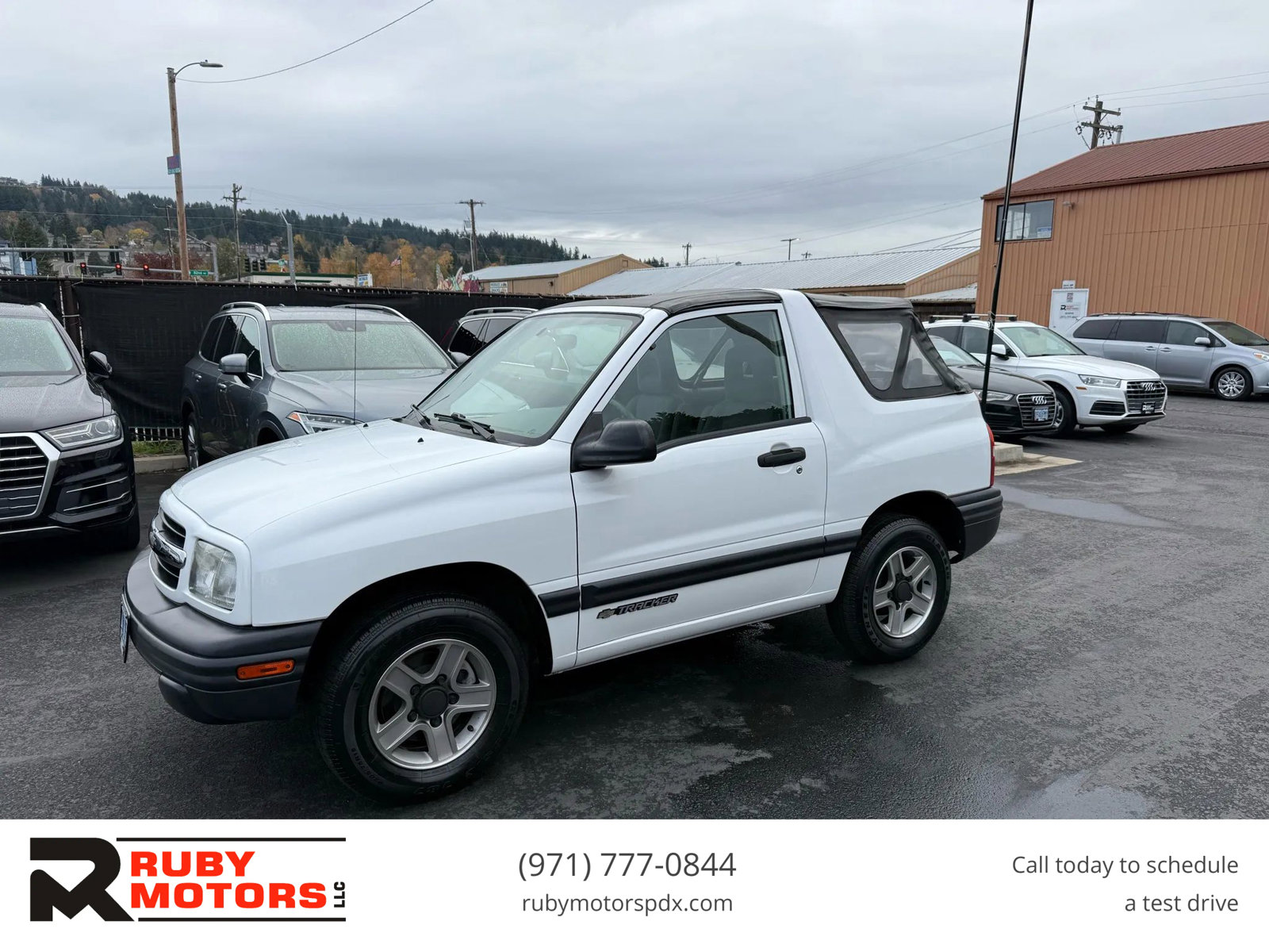 Used 2003 Chevrolet Tracker 4WD Convertible image 1