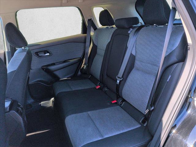 Used 2023 Nissan Rogue SV image 18