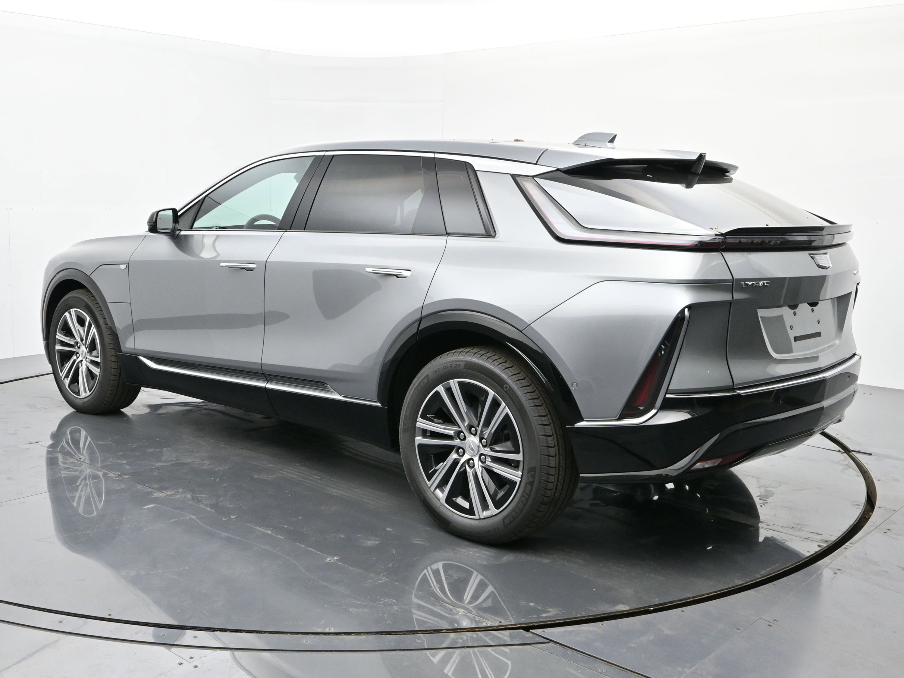 New 2025 Cadillac Lyriq Luxury image 3