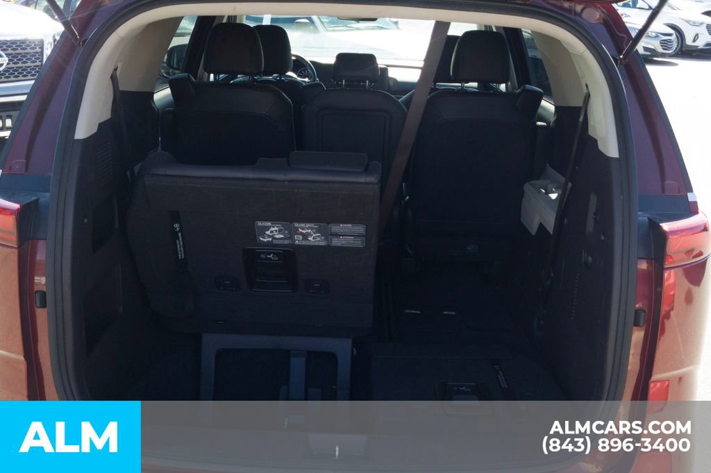 Used 2024 Kia Carnival LX image 8