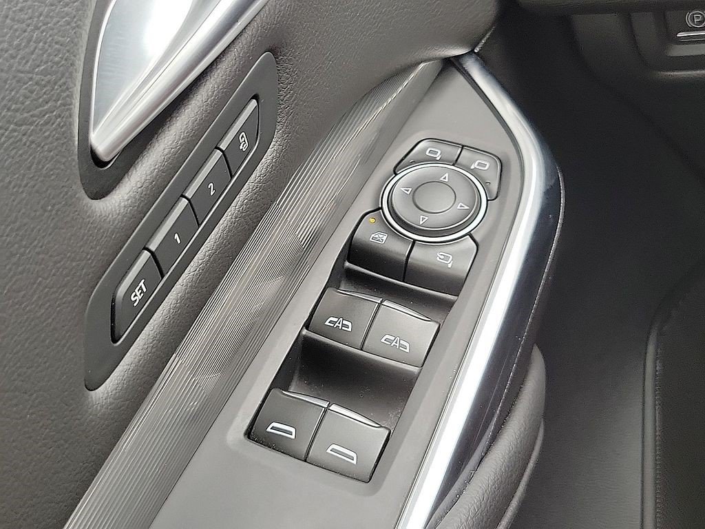 Certified 2025 Cadillac XT4 Premium Luxury FWD image 13
