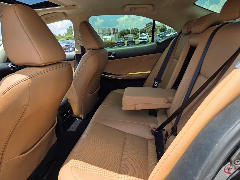 Used 2016 Lexus IS 200t w/ Premium Package RWD image 6