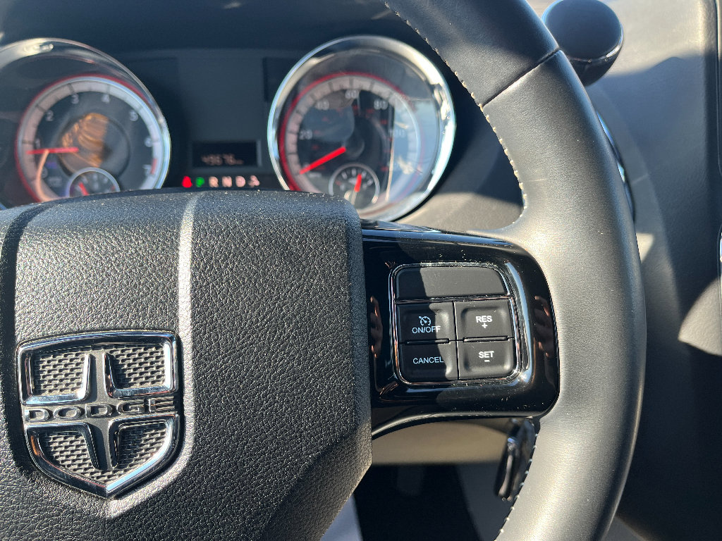 Used 2018 Dodge Grand Caravan SXT image 40