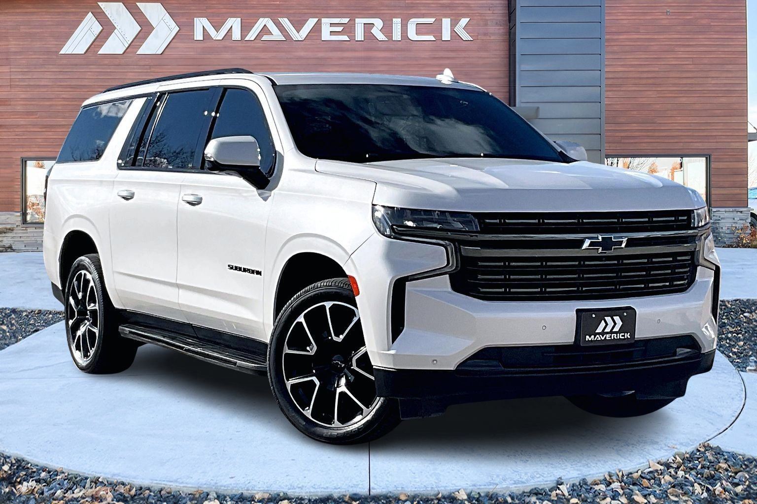 Used 2022 Chevrolet Suburban RST w/ Luxury Package image 1