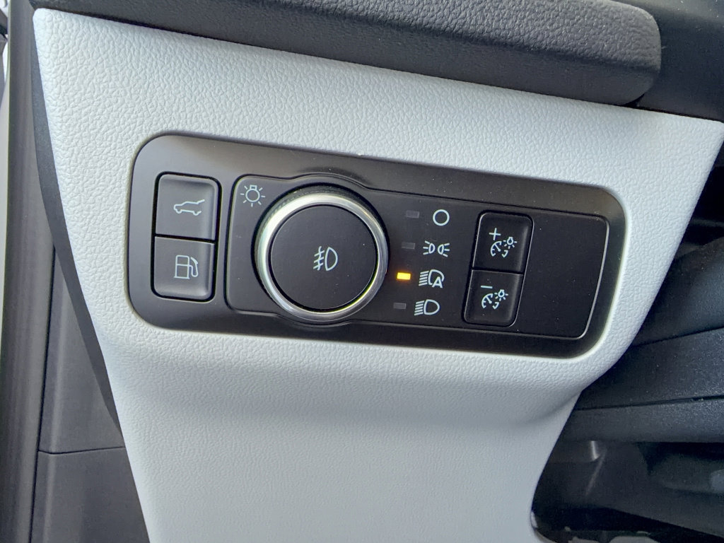 Certified 2025 Ford Escape SE w/ PHEV Premium Package FWD image 26