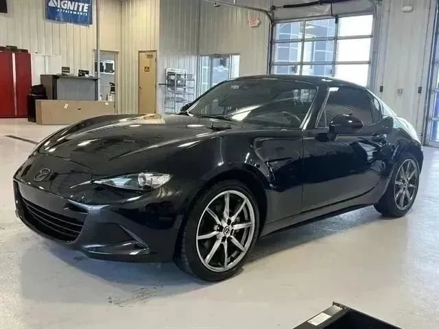 Used 2021 MAZDA MX-5 Miata RF Club RWD image 15