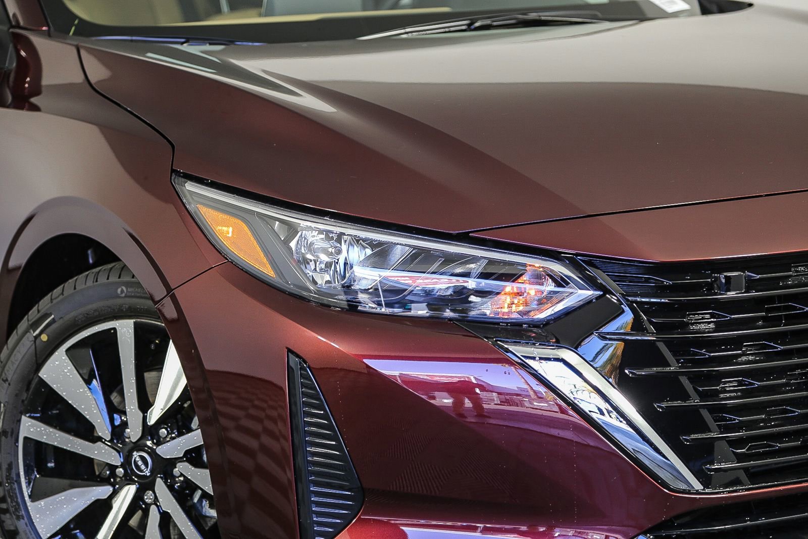 Used 2025 Nissan Sentra SV w/ SV Premium Package image 2