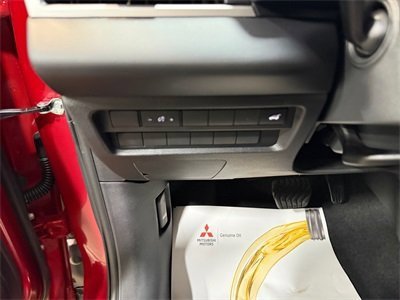 New 2025 Mitsubishi Outlander SE image 29