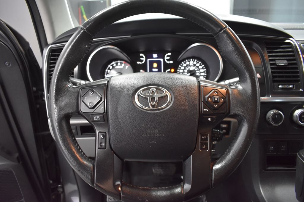Used 2018 Toyota Sequoia Limited w/ Safety & Convenience Package AWD/4WD image 19
