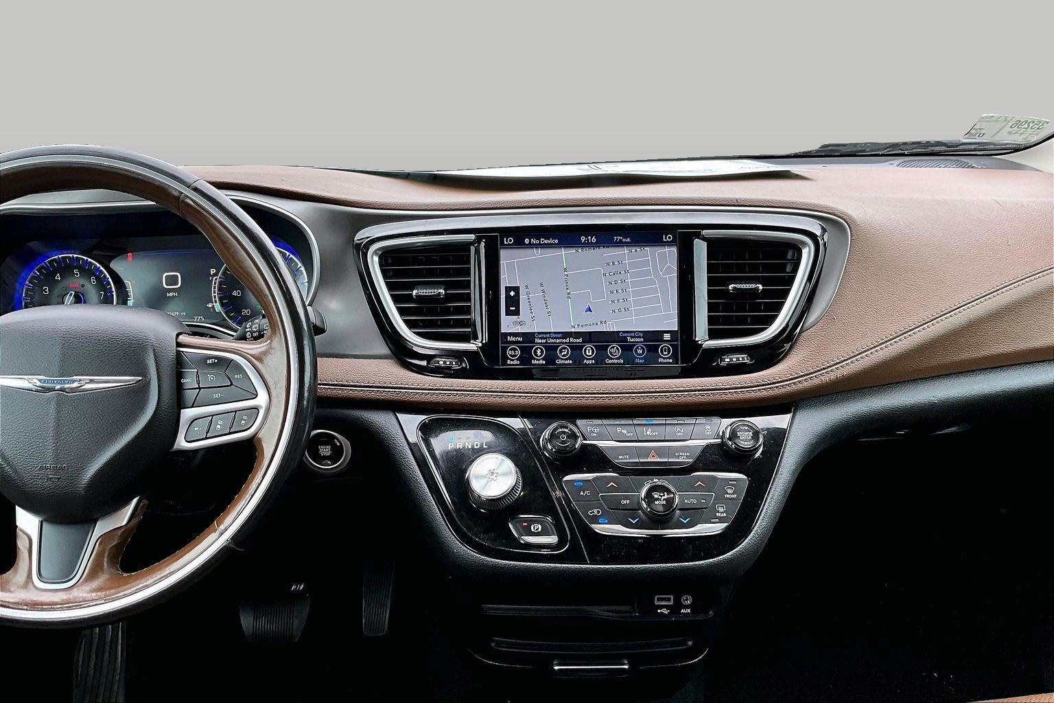 Used 2019 Chrysler Pacifica Limited w/ Advanced Safetytec Group FWD image 6