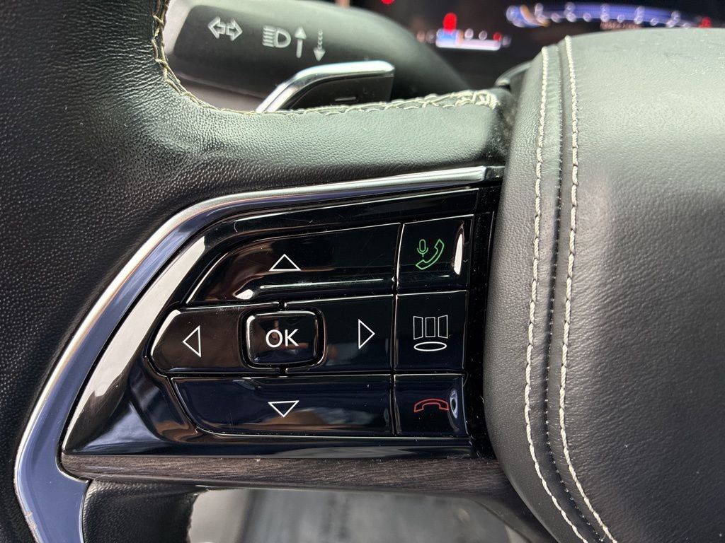 Used 2022 Jeep Grand Cherokee Overland w/ MOPAR Finishing Package image 27