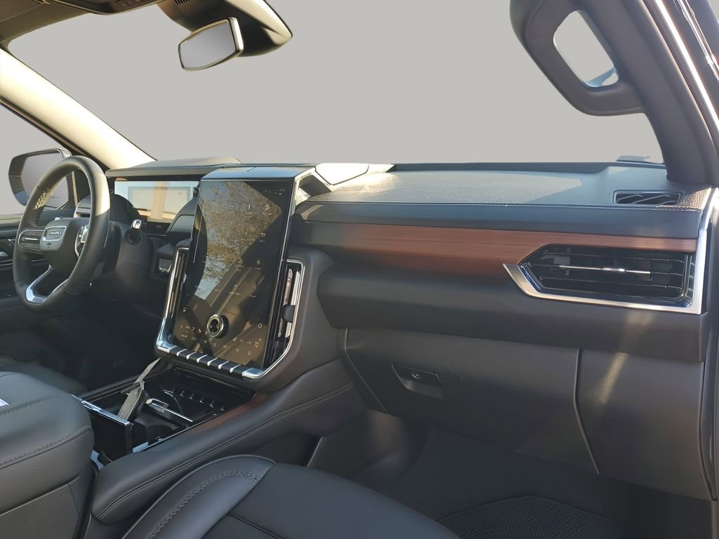 Used 2025 GMC Yukon Denali image 14