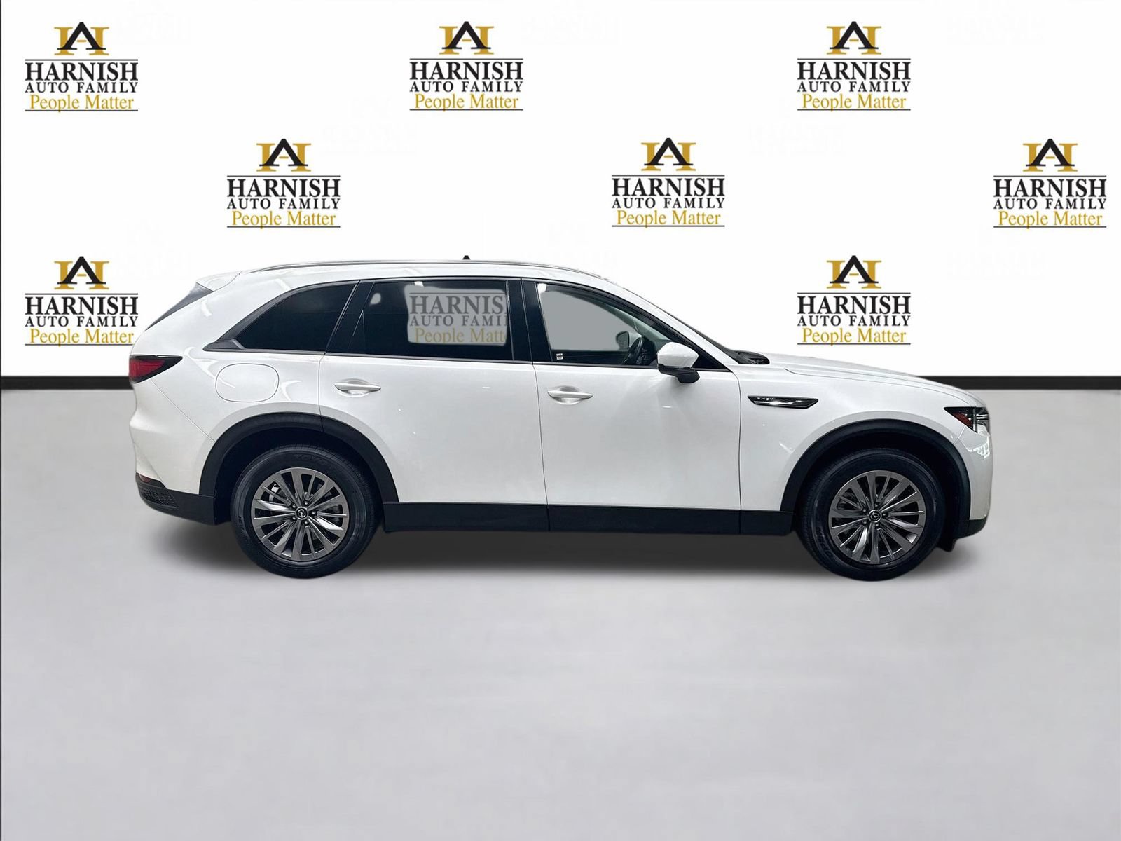 Used 2024 MAZDA CX-90 Plug-In Hybrid w/ Preferred AWD/4WD image 4