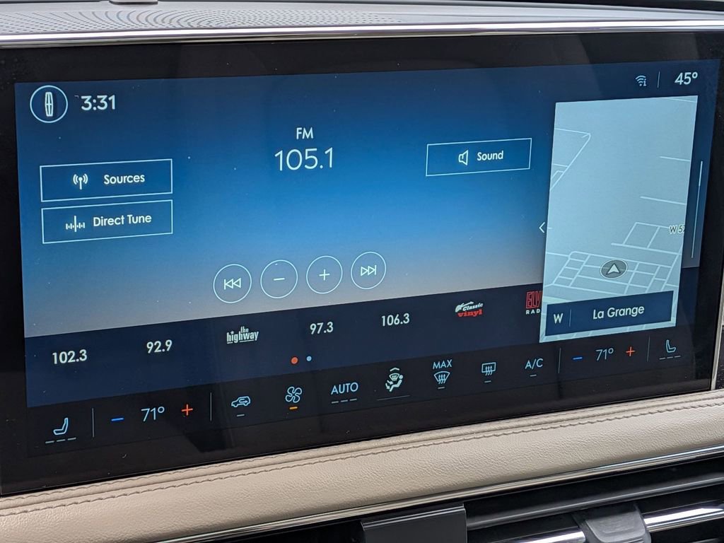 Used 2025 Lincoln Corsair Grand Touring w/ Towing Package image 16