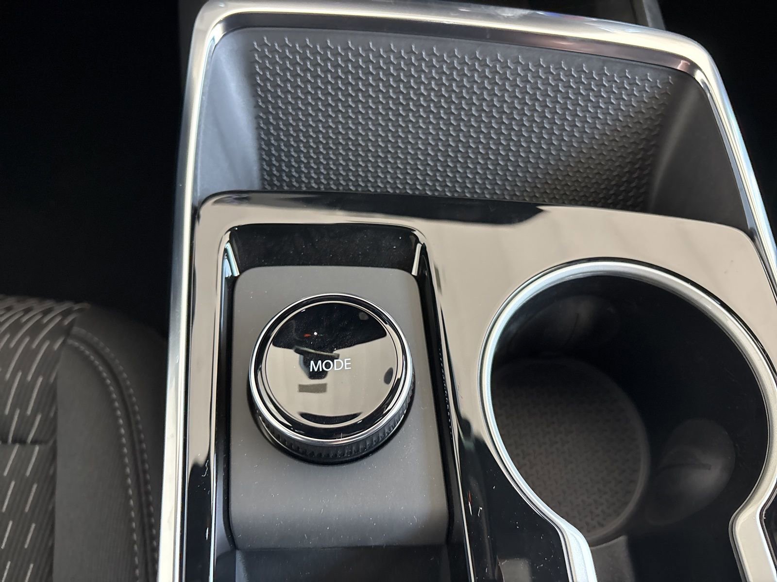 New 2026 Chevrolet Equinox LT w/ Midnight Edition image 25