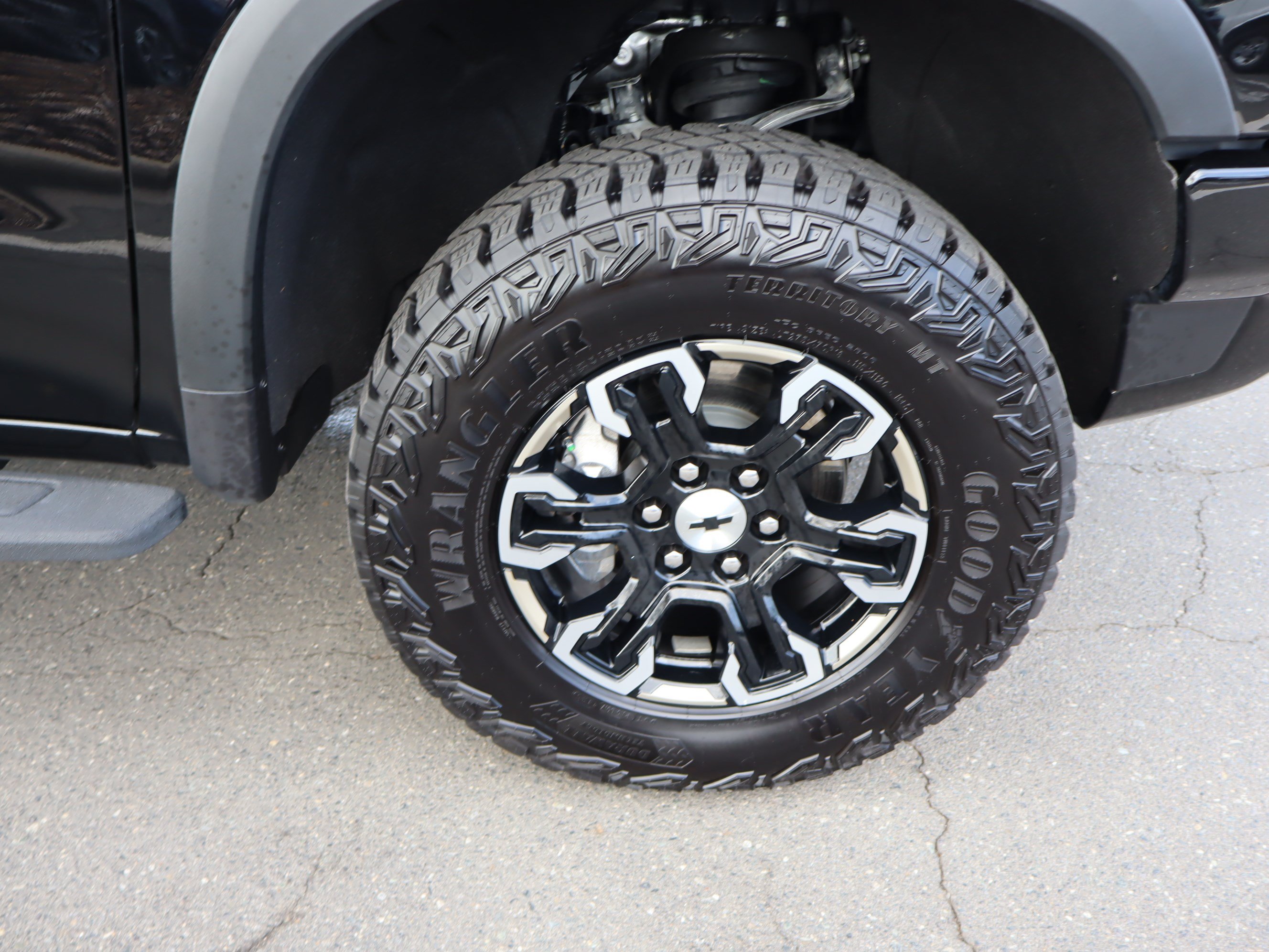 Used 2026 Chevrolet Silverado 1500 ZR2 AWD/4WD image 39