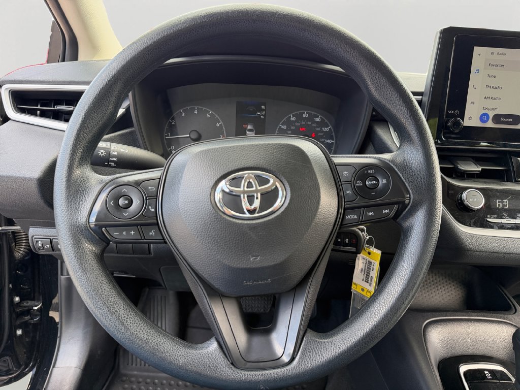 Used 2025 Toyota Corolla LE FWD image 18