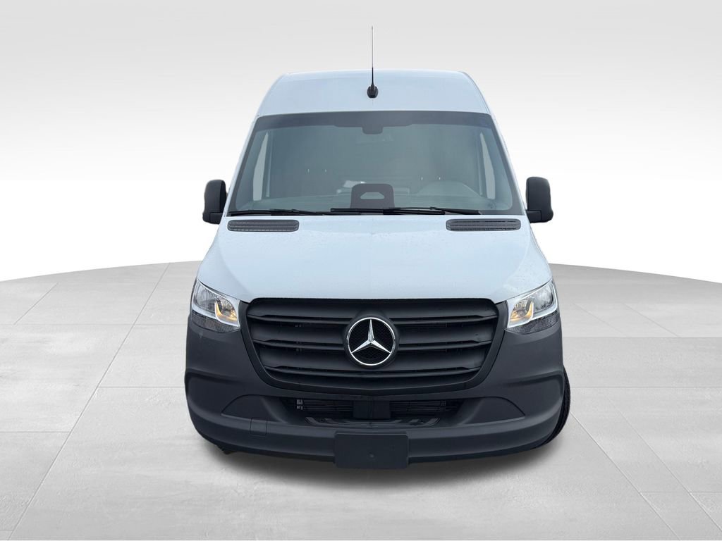 Used 2025 Mercedes-Benz Sprinter 2500 image 2