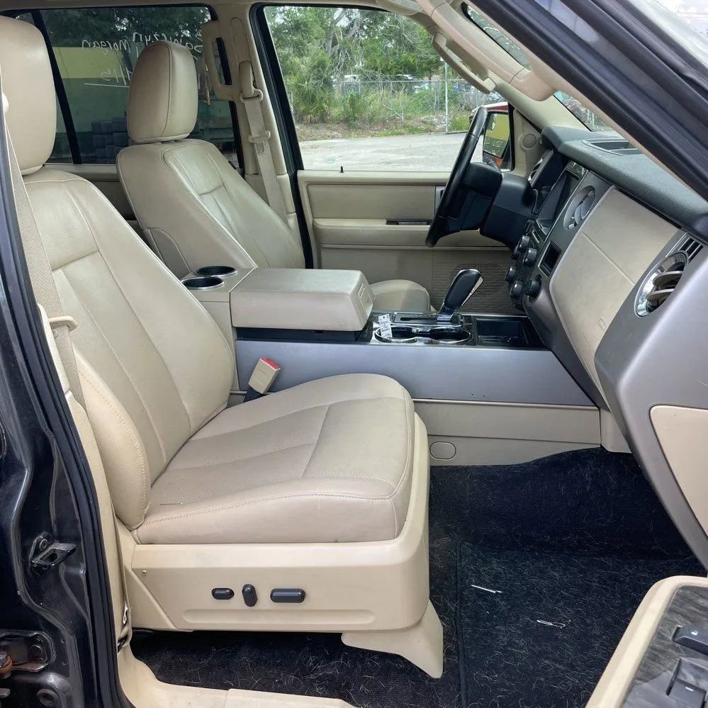 Used 2015 Ford Expedition Limited w/ Equipment Group 301A AWD/4WD image 23