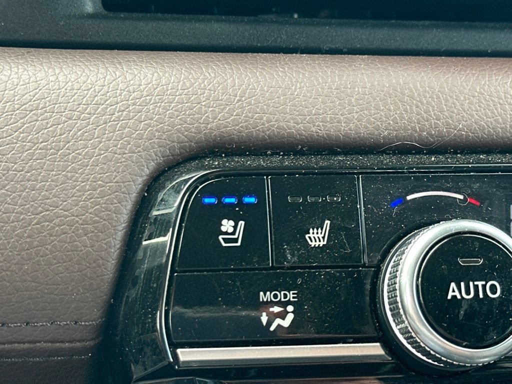 Used 2025 Honda Pilot Elite image 6