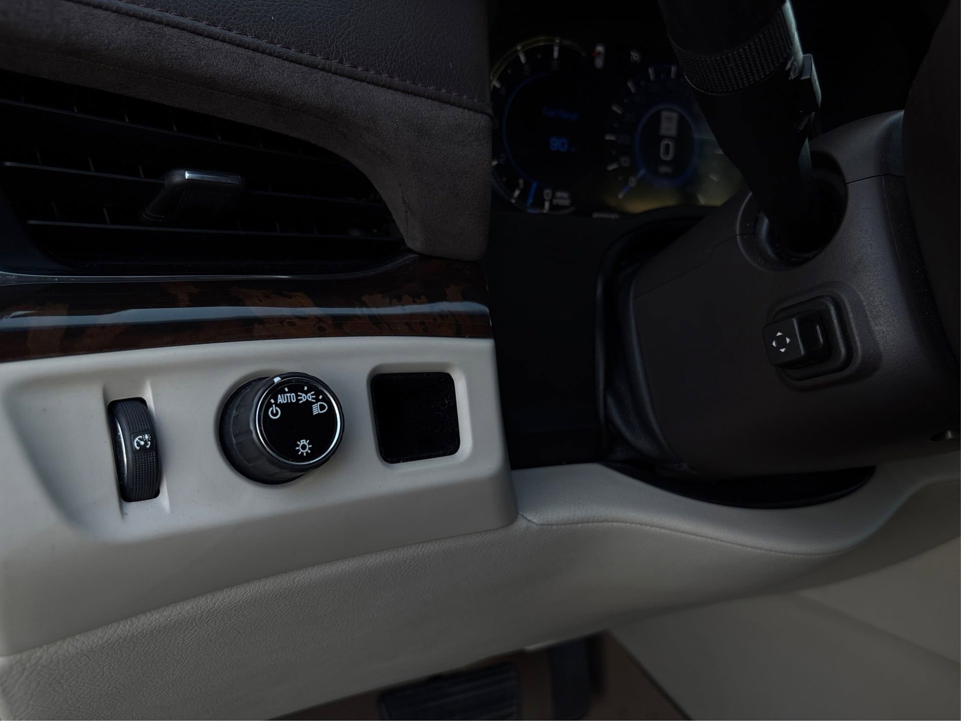 Used 2017 Cadillac Escalade ESV 2WD image 20