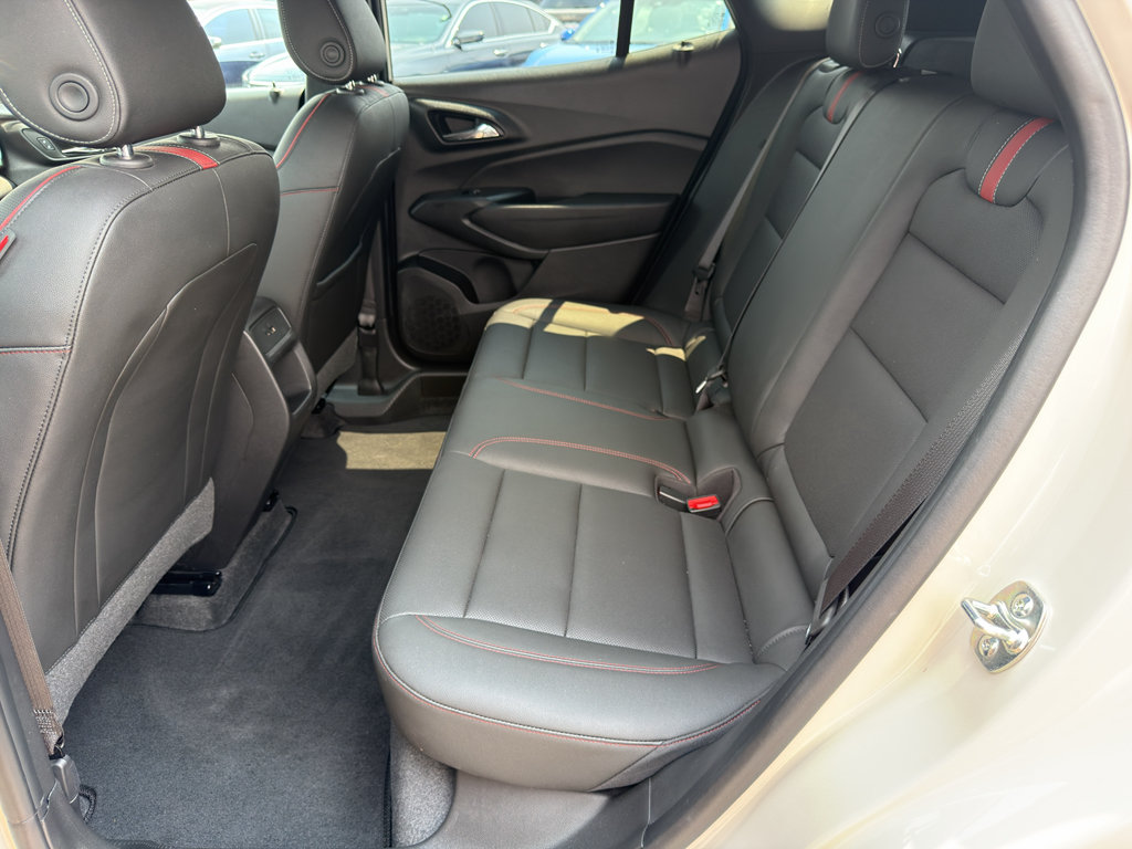 Used 2026 Chevrolet Trax RS w/ Sunroof Package FWD image 26