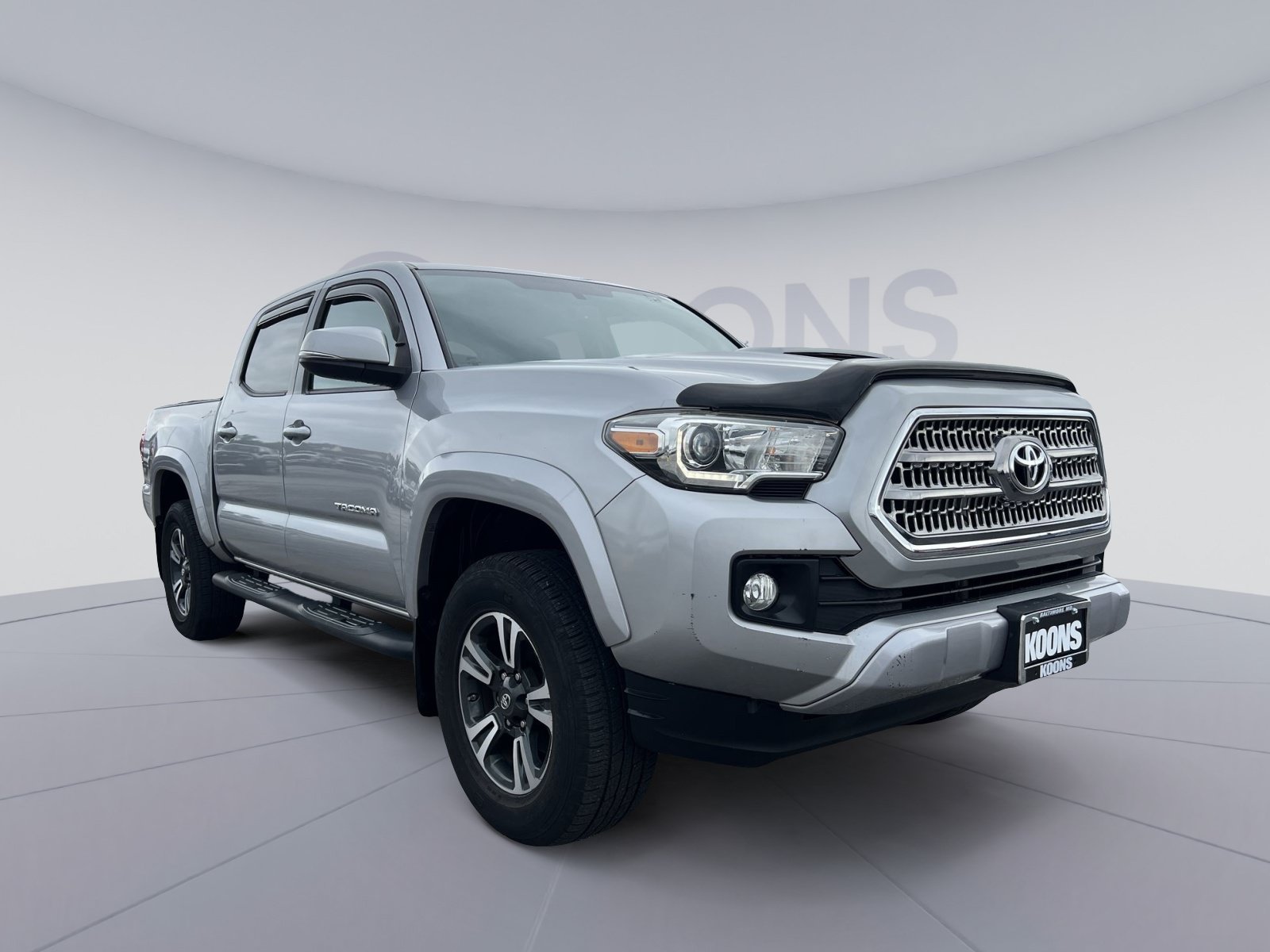 Used 2016 Toyota Tacoma TRD Sport w/ Towing Package AWD/4WD image 10