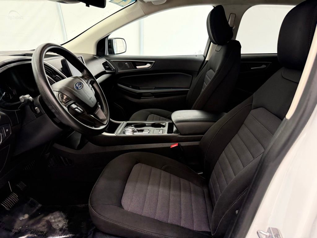Used 2022 Ford Edge SE w/ Black Appearance Package image 12
